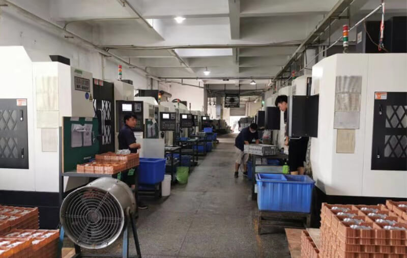 CNC課：CNC加工中心及5軸加工中心共236臺。